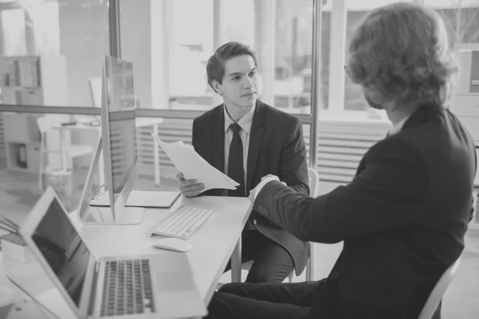 Espace de travail moderne pour l'analyse financière